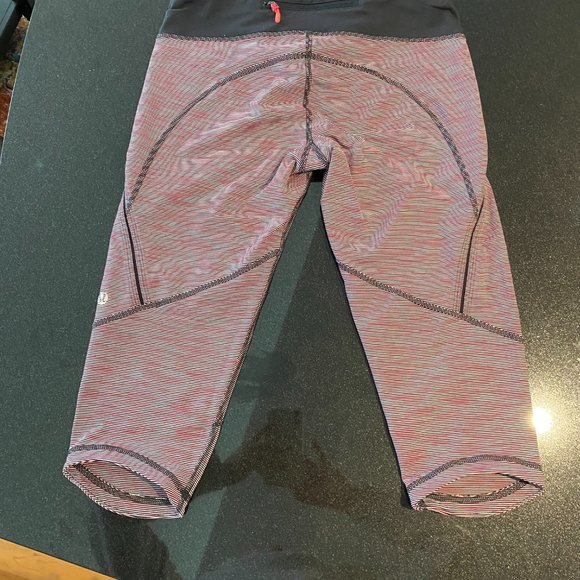 Lululemon Cropped Leggings Blue & Pink Size 4 - Picture 2 of 2